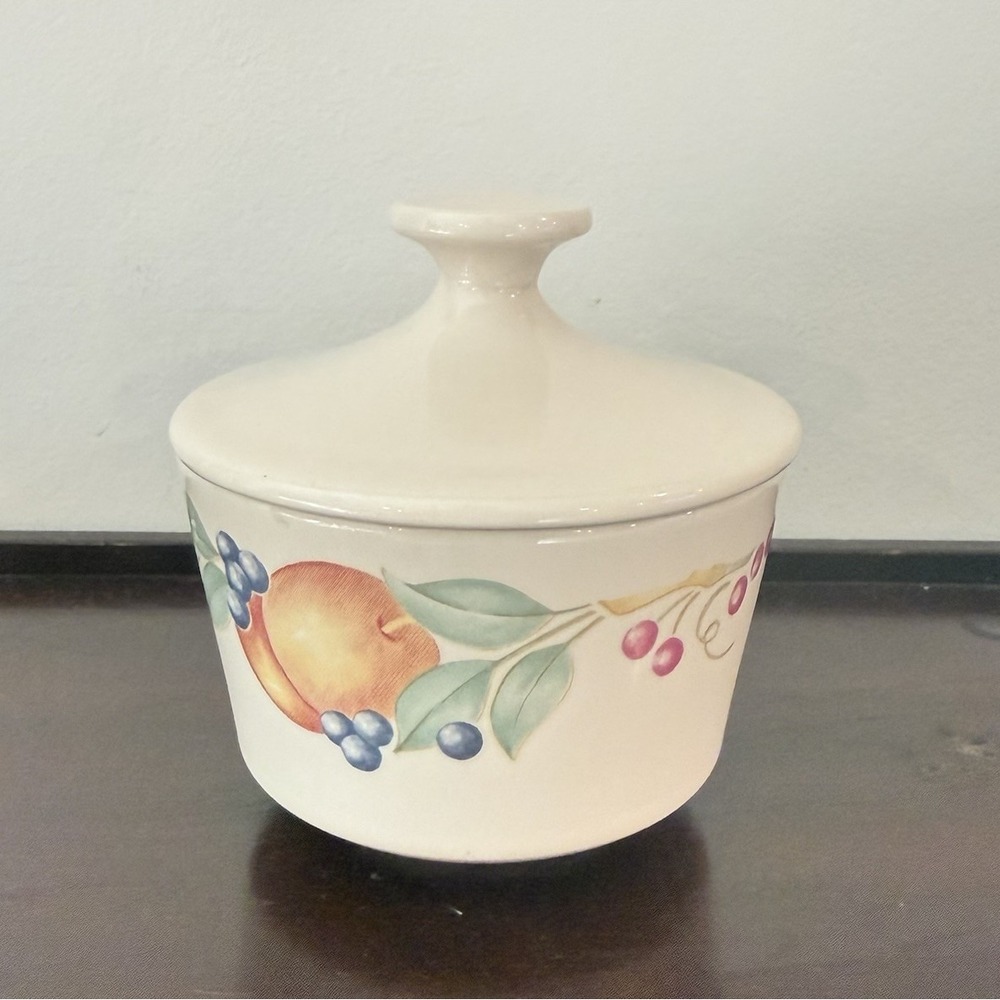 Vintage Corning Corelle Abundance Sugar Bowl with Lid Ivory Floral Fruit 81-TY